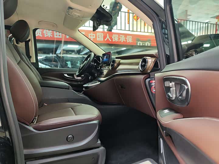 Фото 5 - Mercedes-Benz V-Class