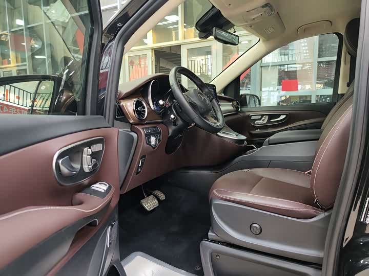 Фото 6 - Mercedes-Benz V-Class