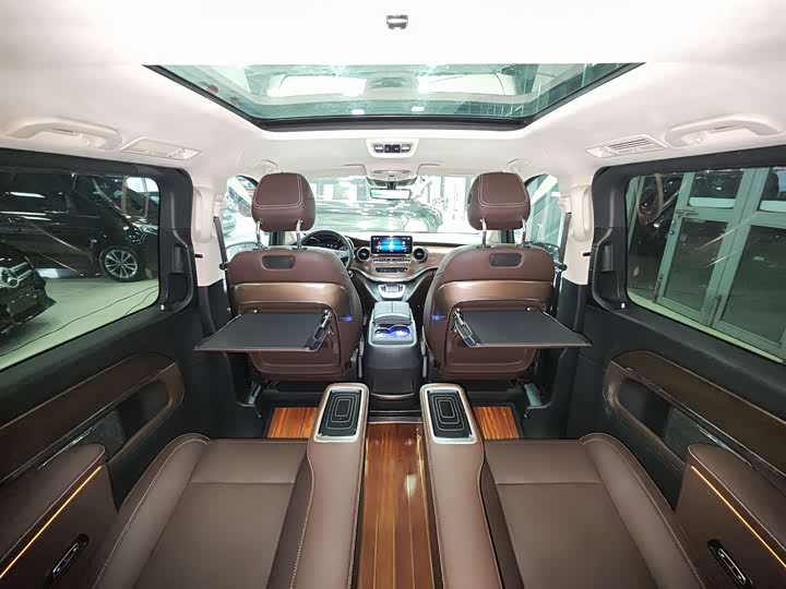 Фото 7 - Mercedes-Benz V-Class