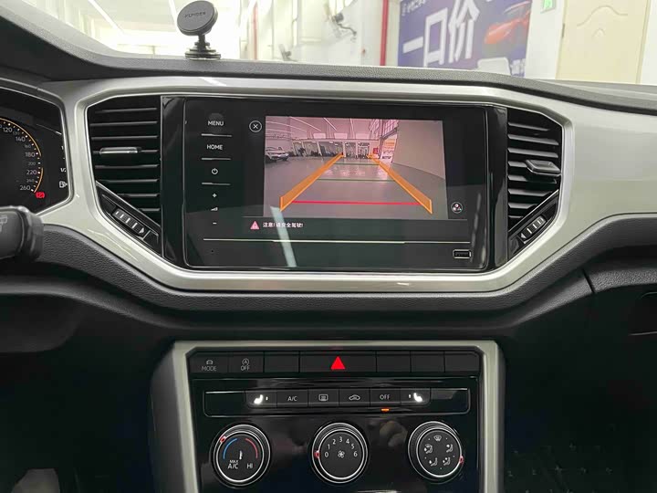 Фото 8 - Volkswagen T-Roc