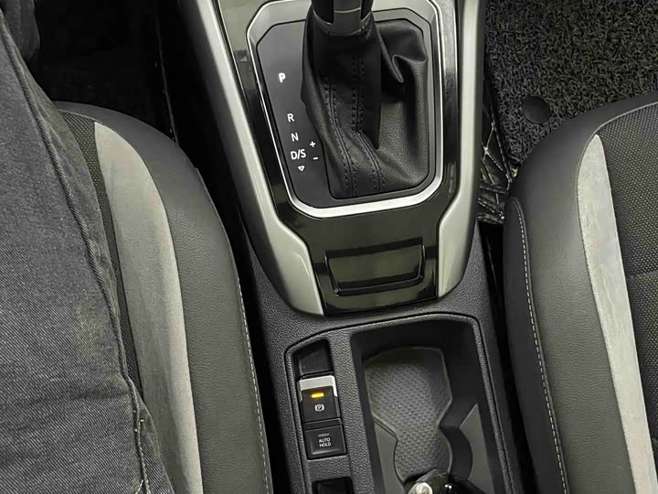 Фото 9 - Volkswagen T-Roc