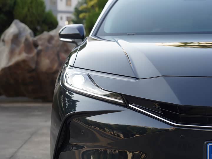 Фото 5 - Toyota Camry