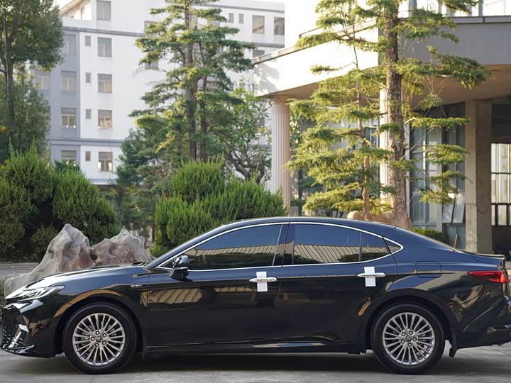 Фото 6 - Toyota Camry