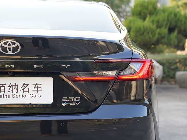 Фото 7 - Toyota Camry