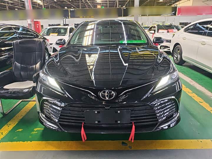 Фото 3 - Toyota Camry