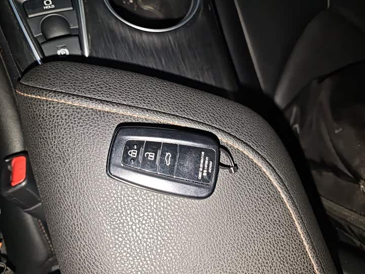 Фото 9 - Toyota Camry