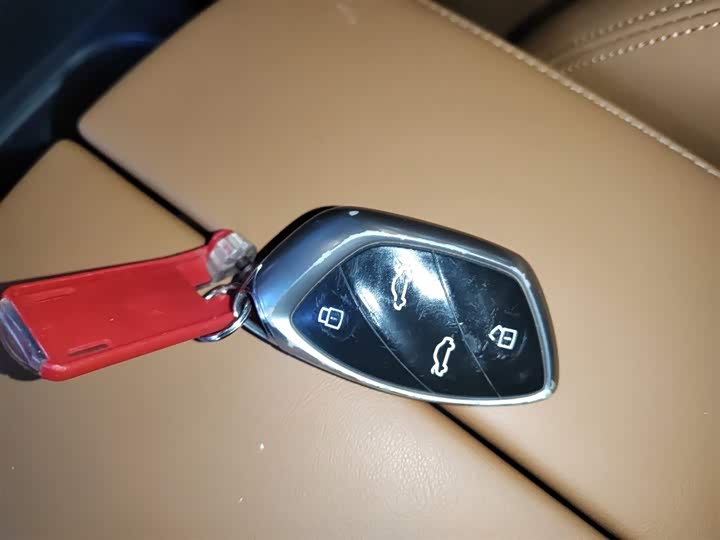 Фото 9 - Roewe Marvel X