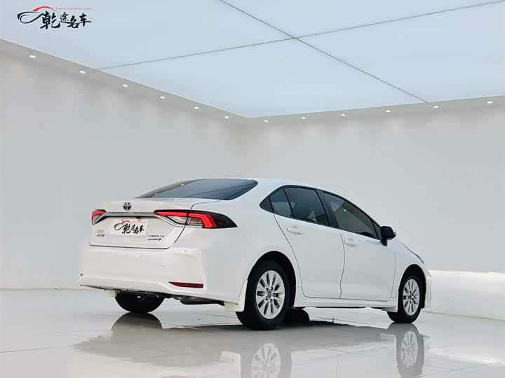 Фото 6 - Toyota Corolla