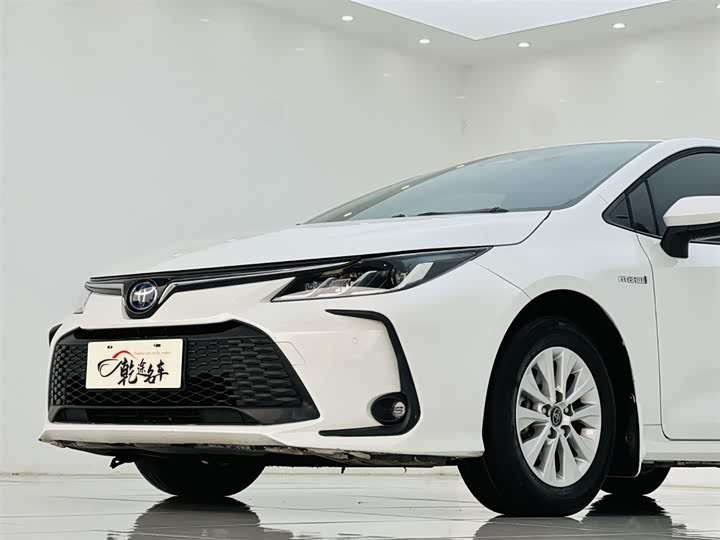 Фото 7 - Toyota Corolla