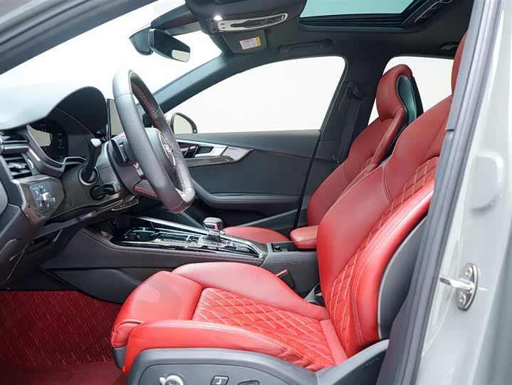 Фото 5 - Audi S4