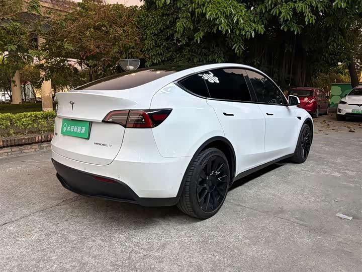 Фото 5 - Tesla Model Y