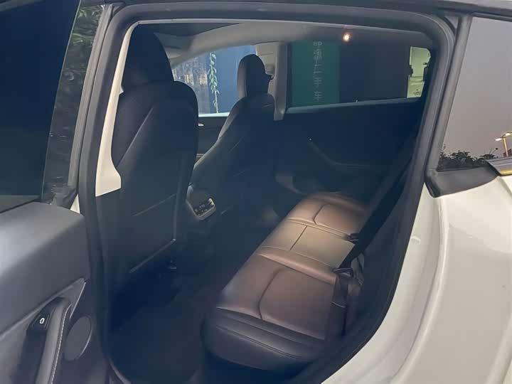 Фото 9 - Tesla Model Y