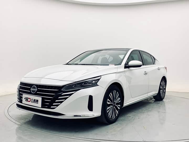 Фото 1 - Nissan Teana