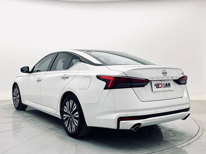 Фото 7 - Nissan Teana