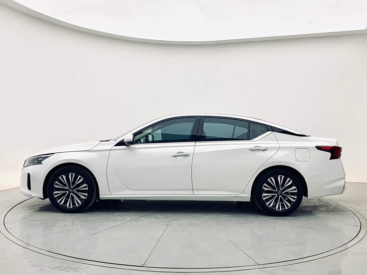 Фото 8 - Nissan Teana