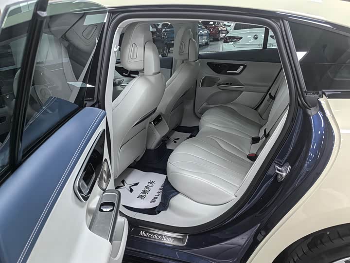 Фото 7 - Mercedes-Benz EQE