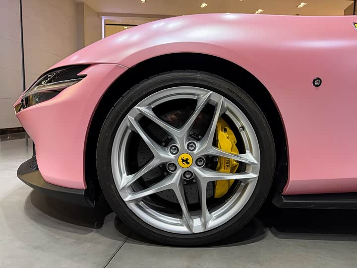 Фото 5 - Ferrari Roma