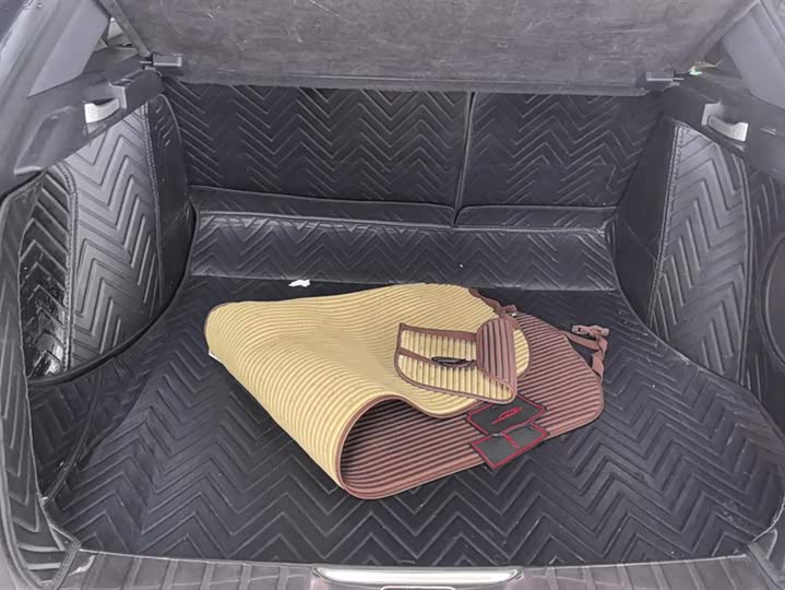 Фото 4 - Honda UR-V