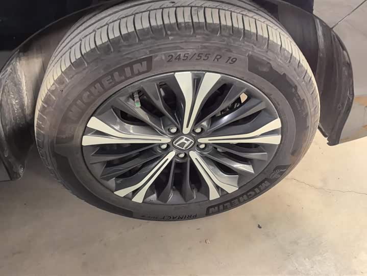 Фото 6 - Honda UR-V