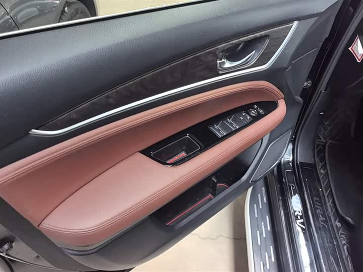 Фото 7 - Honda UR-V