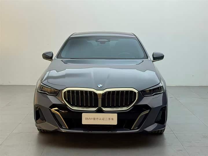 Фото 2 - BMW 5 Series