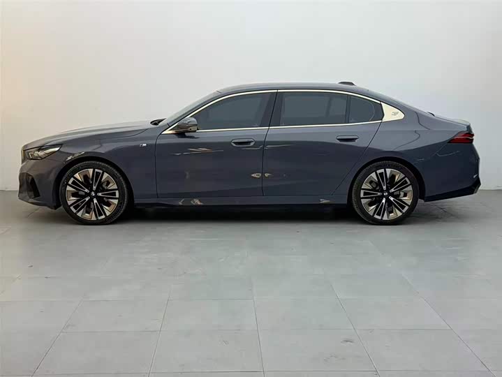 Фото 3 - BMW 5 Series