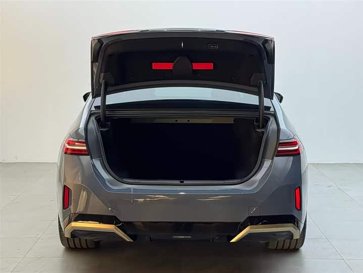 Фото 6 - BMW 5 Series