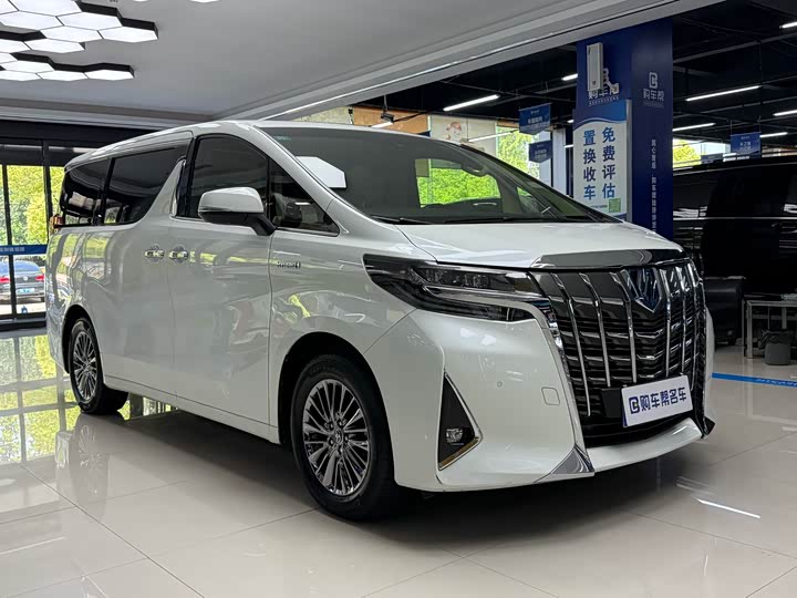 Фото 3 - Toyota Alphard