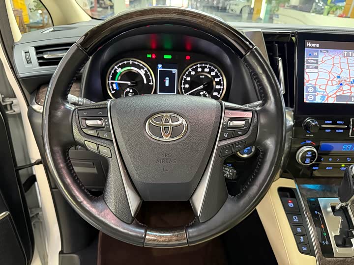 Фото 8 - Toyota Alphard