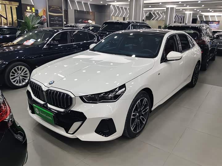 Фото 1 - BMW 5 Series