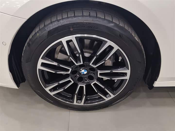 Фото 5 - BMW 5 Series