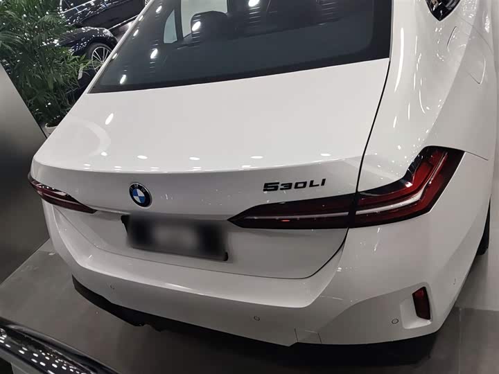 Фото 8 - BMW 5 Series