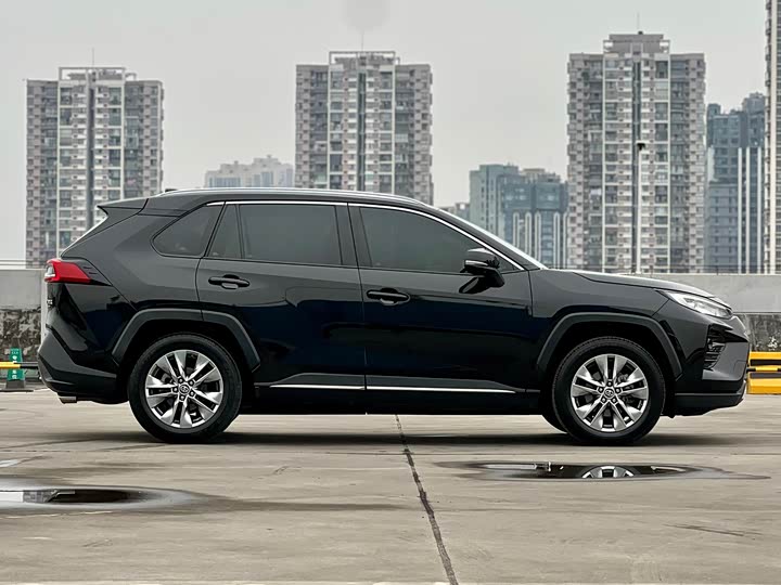 Фото 6 - Toyota Wildlander