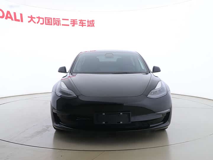 Фото 2 - Tesla Model 3