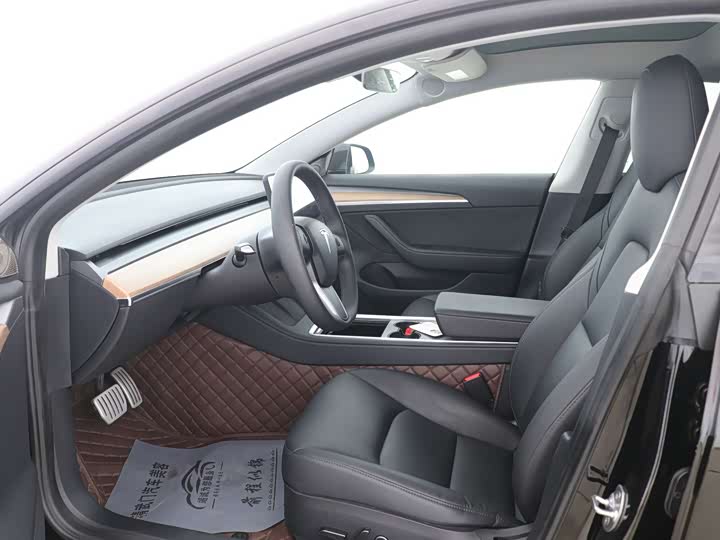 Фото 6 - Tesla Model 3