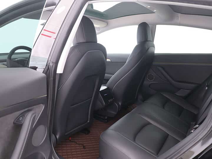 Фото 7 - Tesla Model 3