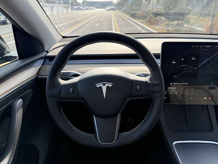 Фото 8 - Tesla Model Y