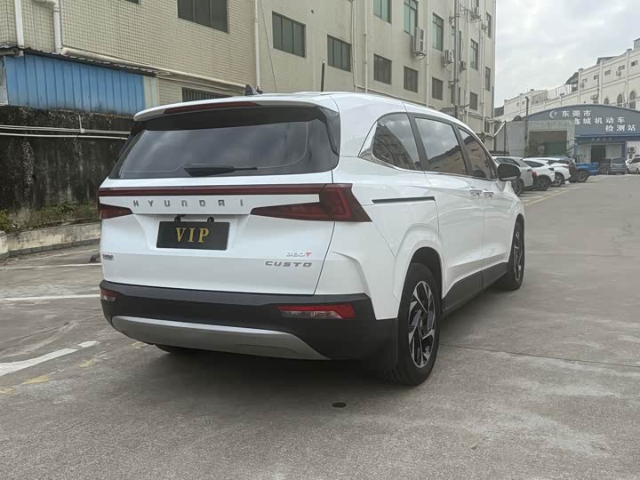 Фото 5 - Hyundai Custo