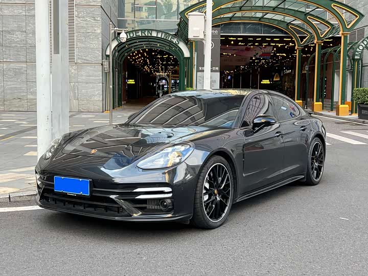 Фото 1 - Porsche Panamera
