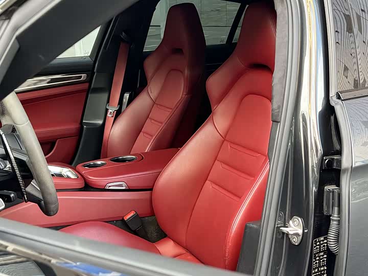 Фото 3 - Porsche Panamera