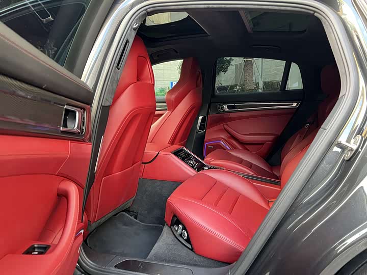 Фото 7 - Porsche Panamera