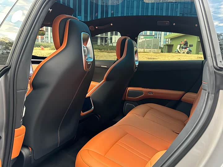 Фото 6 - Xiaomi YU7