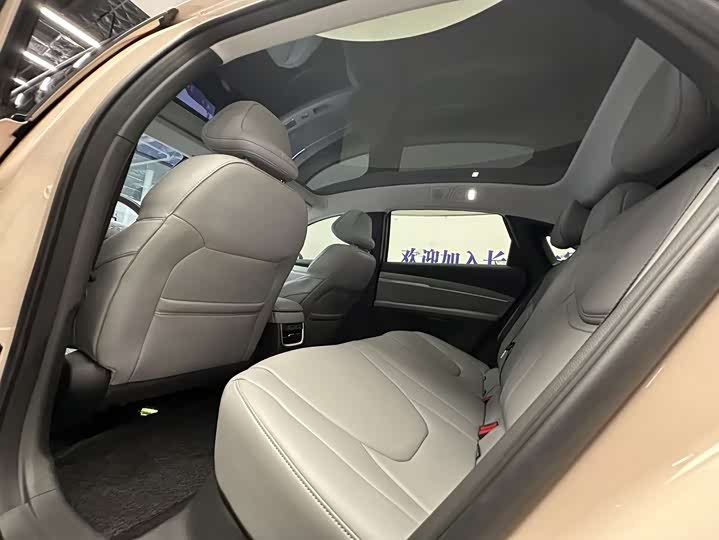 Фото 8 - XPeng Mona M03