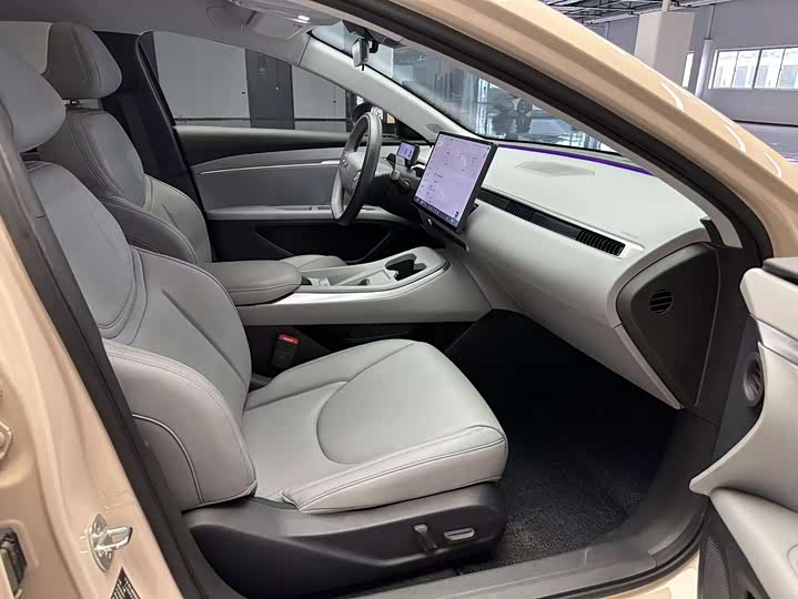 Фото 9 - XPeng Mona M03