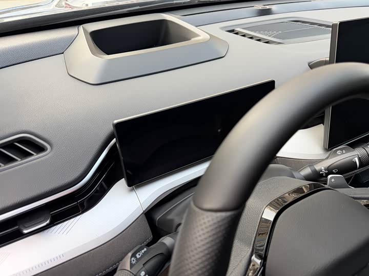 Фото 7 - Geely Preface