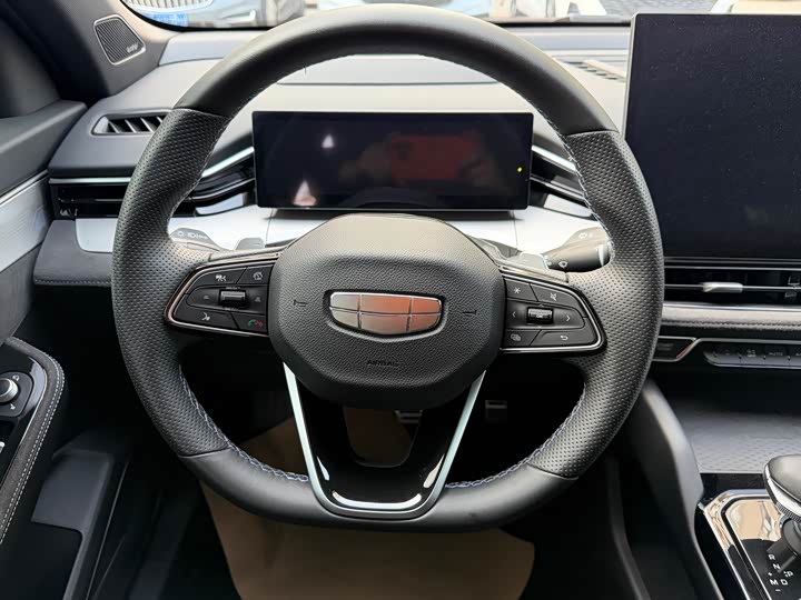 Фото 8 - Geely Preface