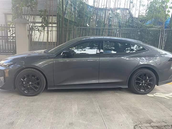 Фото 9 - Changan UNI-V