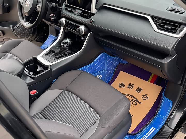 Фото 9 - Toyota Wildlander