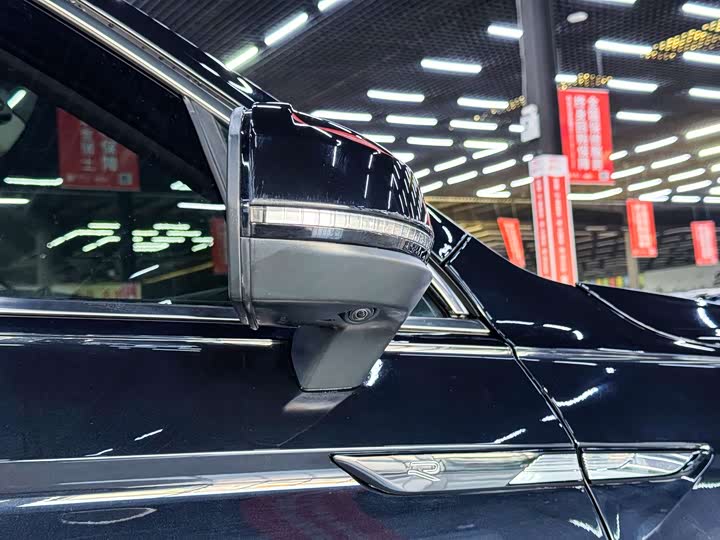 Фото 4 - Volkswagen Tiguan L Pro