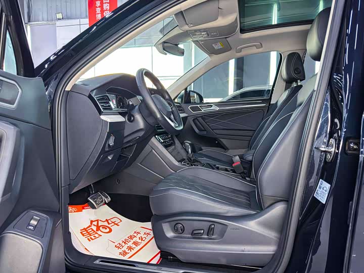 Фото 6 - Volkswagen Tiguan L Pro